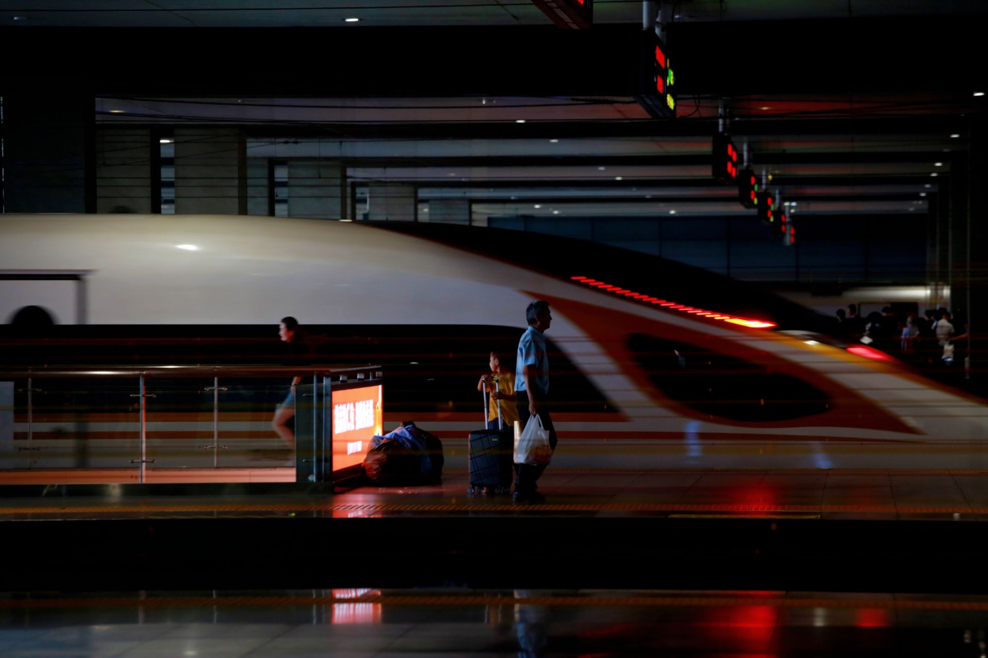 风光摄影作品: 郑州东站